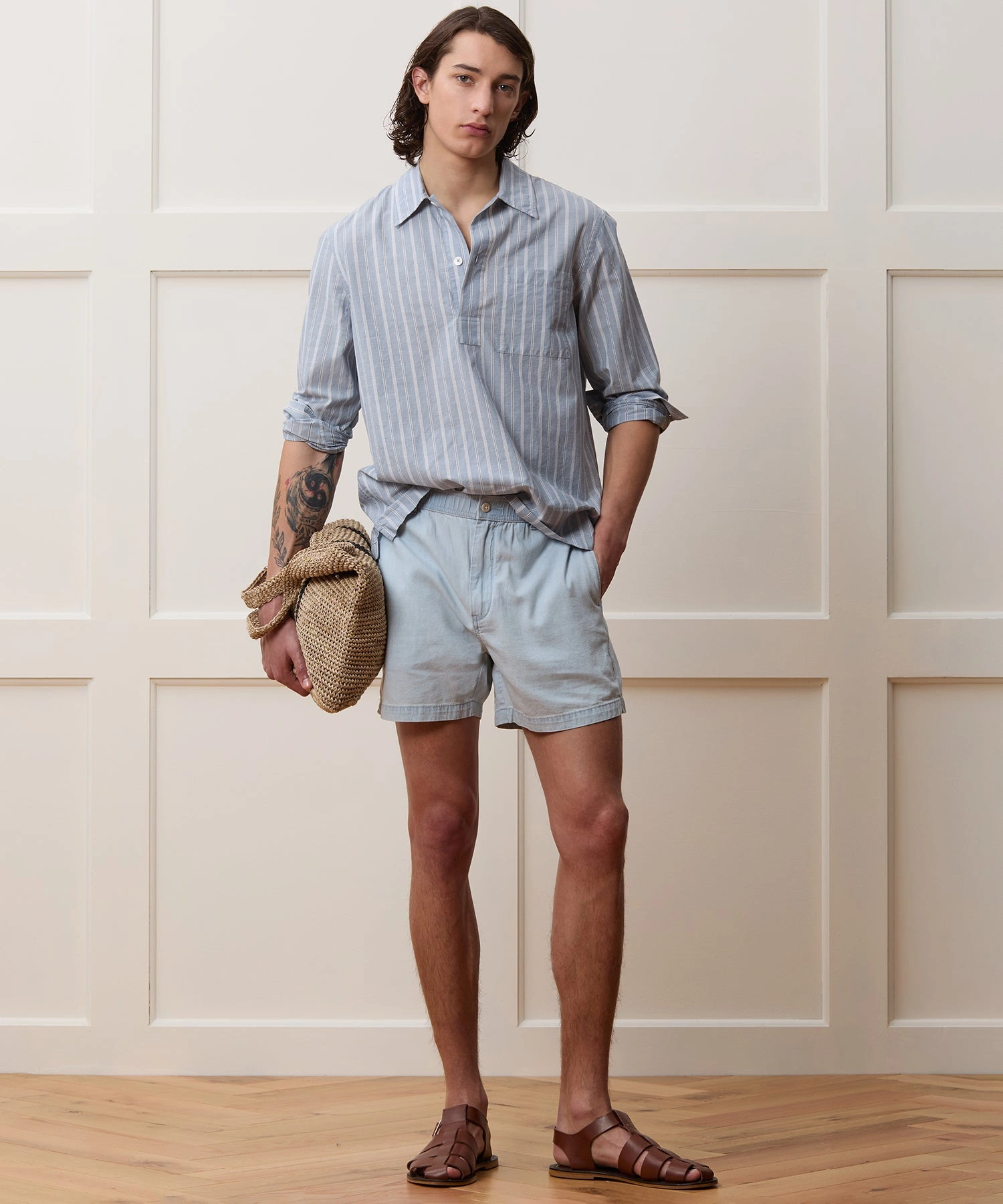 ¡Chambray Beachcomber Shorts!  El verano te espera con estilo y frescura. Shorts ideales para la playa o la ciudad. ¡Consigue los tuyos ya!